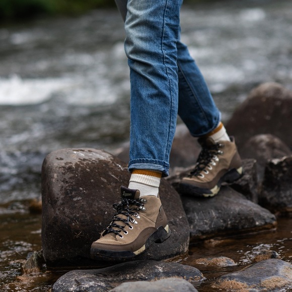 Danner Women’s Panorama waterproof mid boot. size 10 - Picture 10 of 12